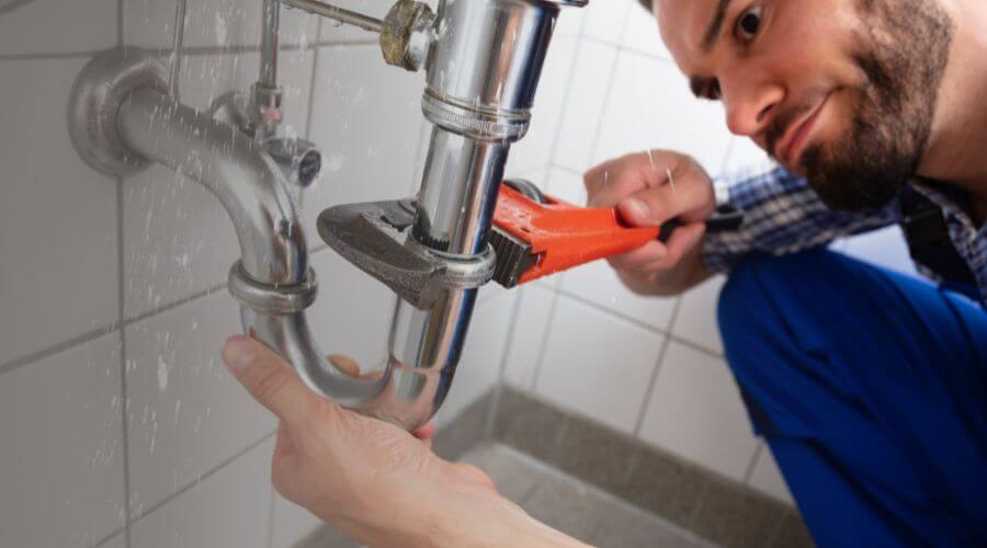 Expert burst pipe repair services in Marthaville, LA